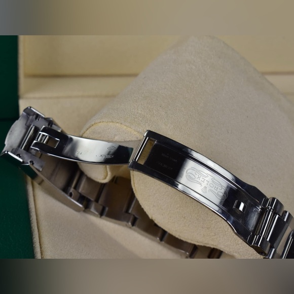 ROLEX MILGAUSS -  116400 - 40mm - discontinued model - Picture 10 of 12